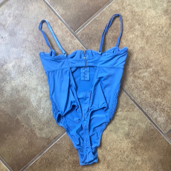 VS bodysuit - Picture 7 of 8